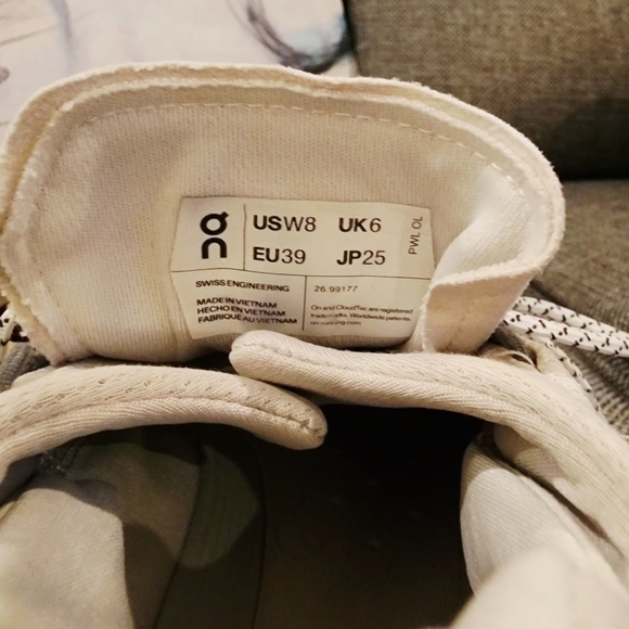 On Running Women's Sneakers - Cream and Gray - Picture 5 of 5